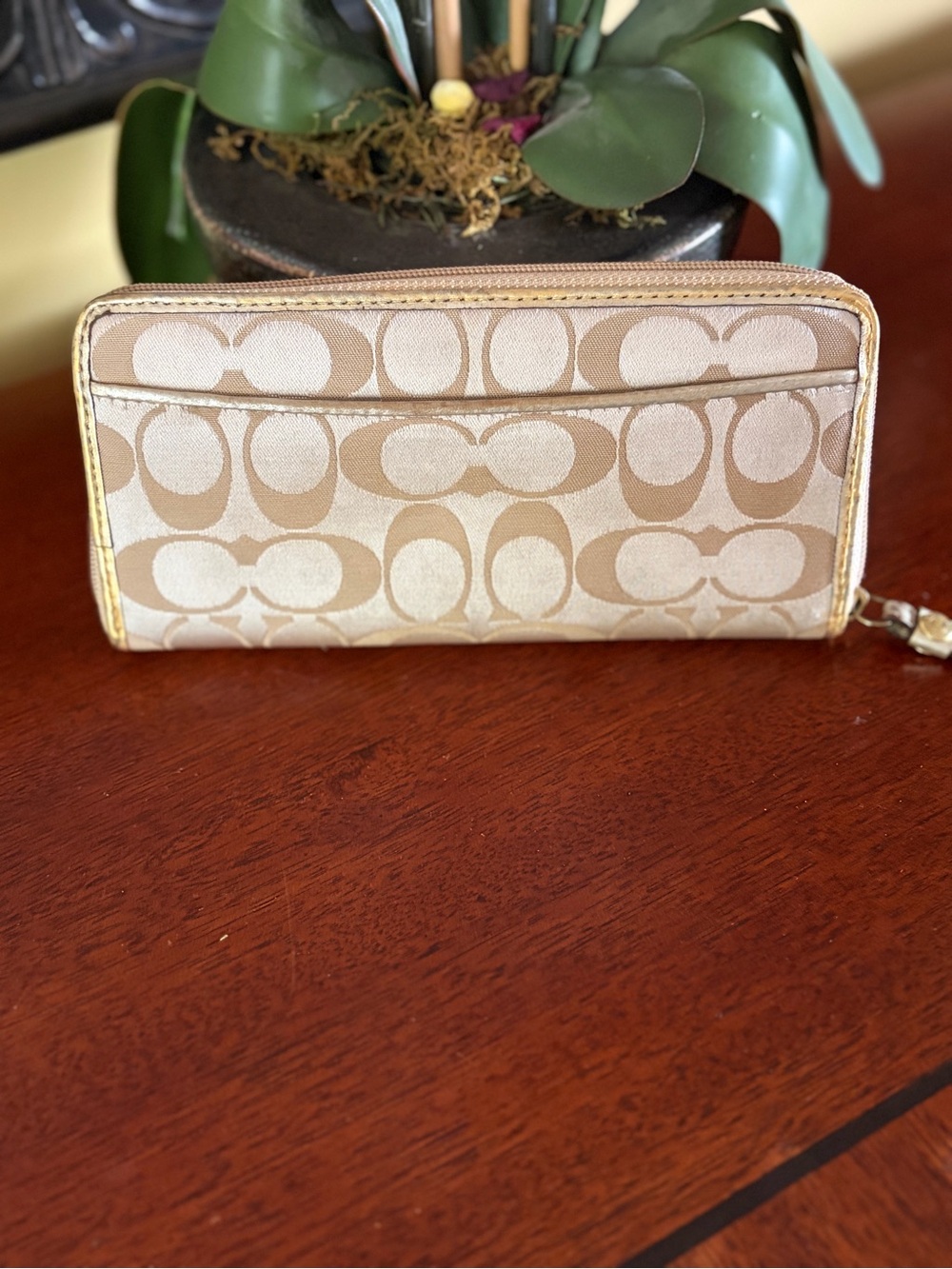 Coach Vintage Poppy Signature Graffiti Beige Zip Around Wallet - Picture 2 of 9